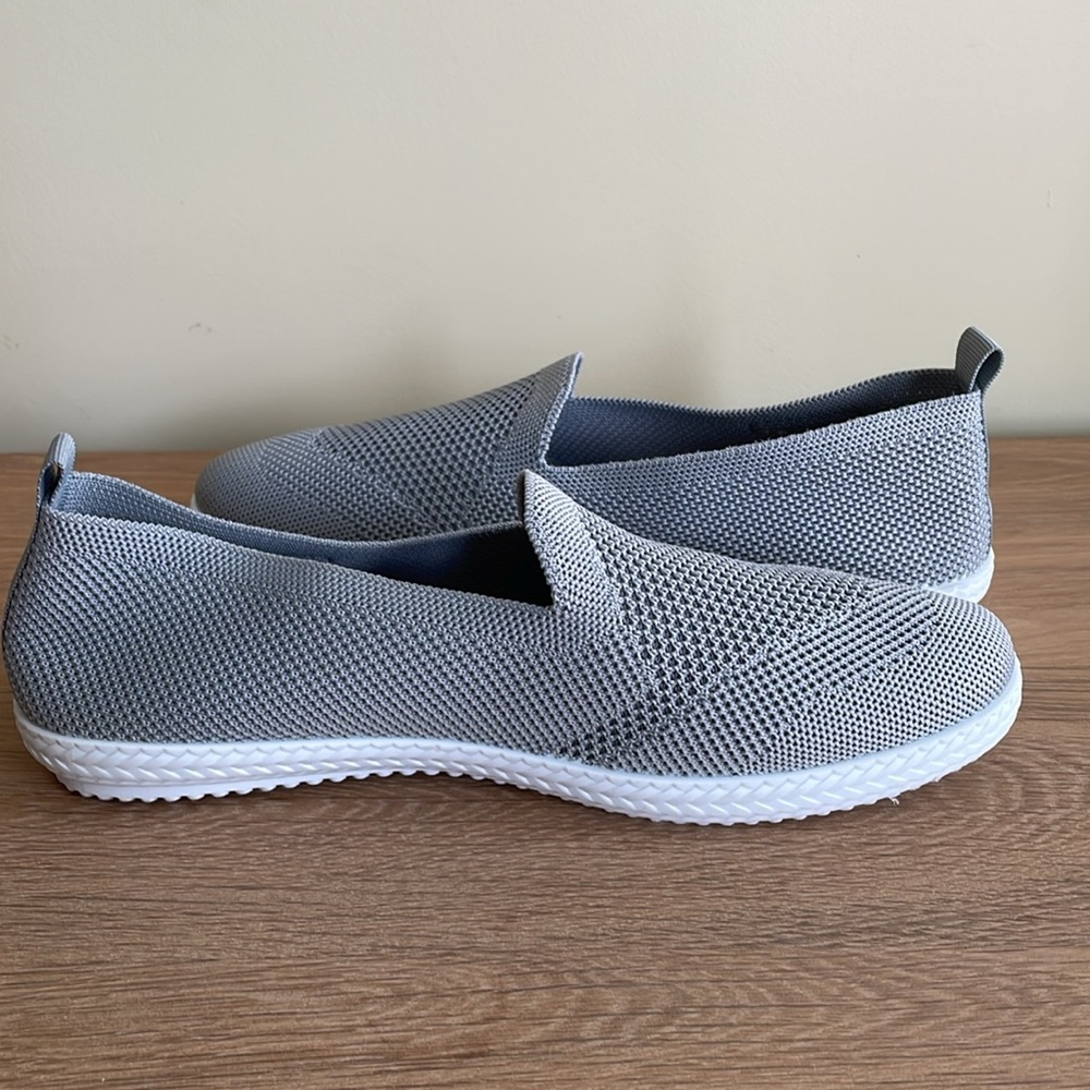 TOMMY BAHAMA GREY CASUAL MESH SLIP-ON FLATS Size 9 - Picture 12 of 16